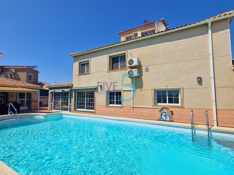 Villa for Sale in Alicante, Valencia 1