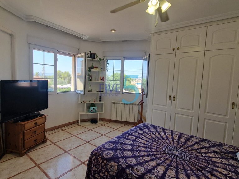 Villa for Sale in Alicante, Valencia 28