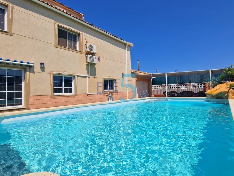 Villa for Sale in Alicante, Valencia 6