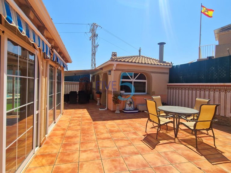 Villa for Sale in Alicante, Valencia 38