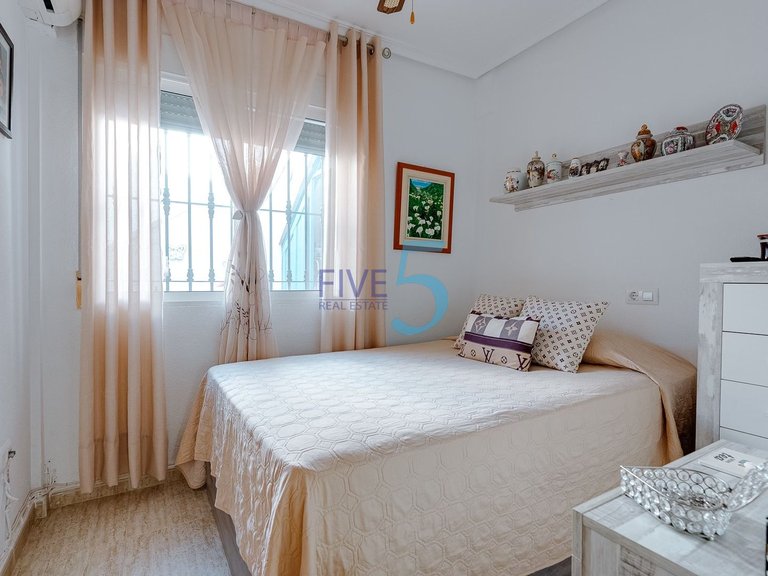 Villa for Sale in Alicante, Valencia 13