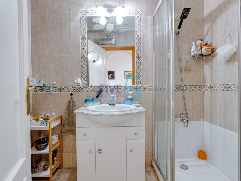Villa for Sale in Alicante, Valencia 11