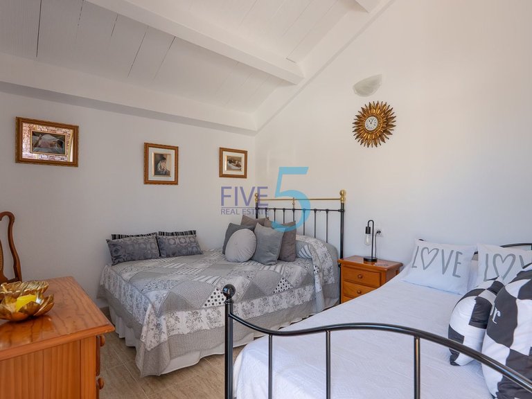 Villa for Sale in Alicante, Valencia 18