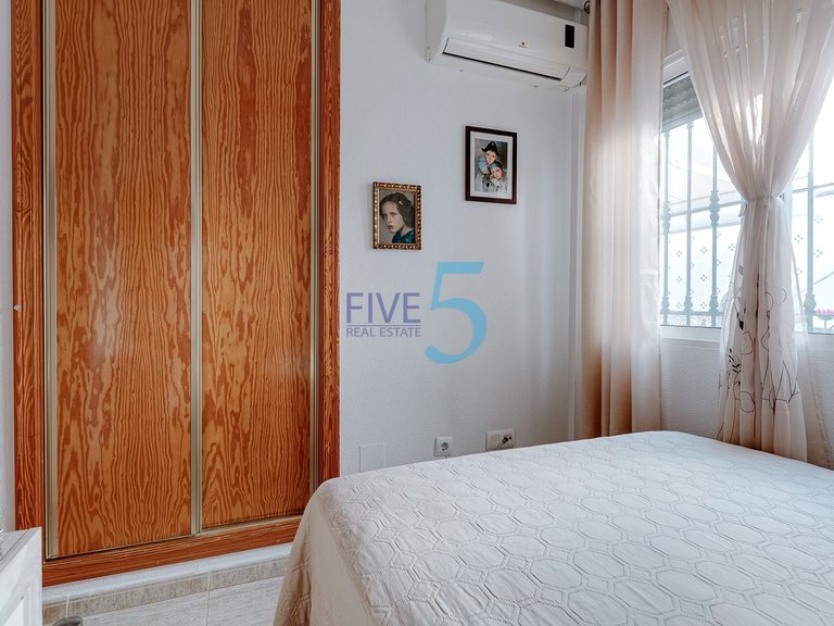 Villa for Sale in Alicante, Valencia 14