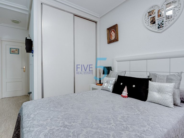 Villa for Sale in Alicante, Valencia 10