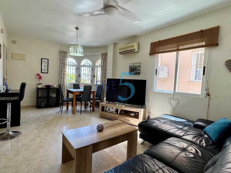 Villa for Sale in Alicante, Valencia 5