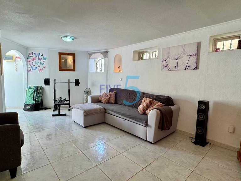 Villa for Sale in Alicante, Valencia 20