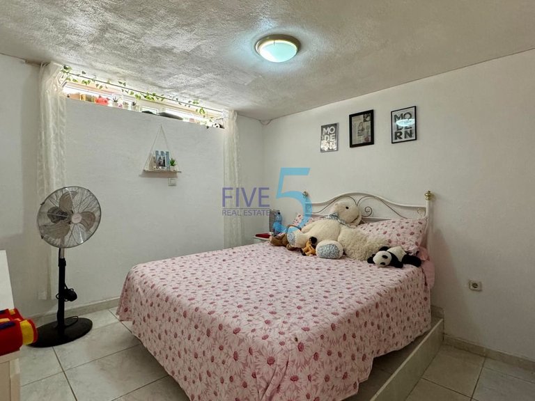 Villa for Sale in Alicante, Valencia 24