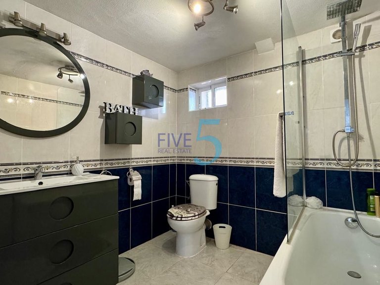 Villa for Sale in Alicante, Valencia 22