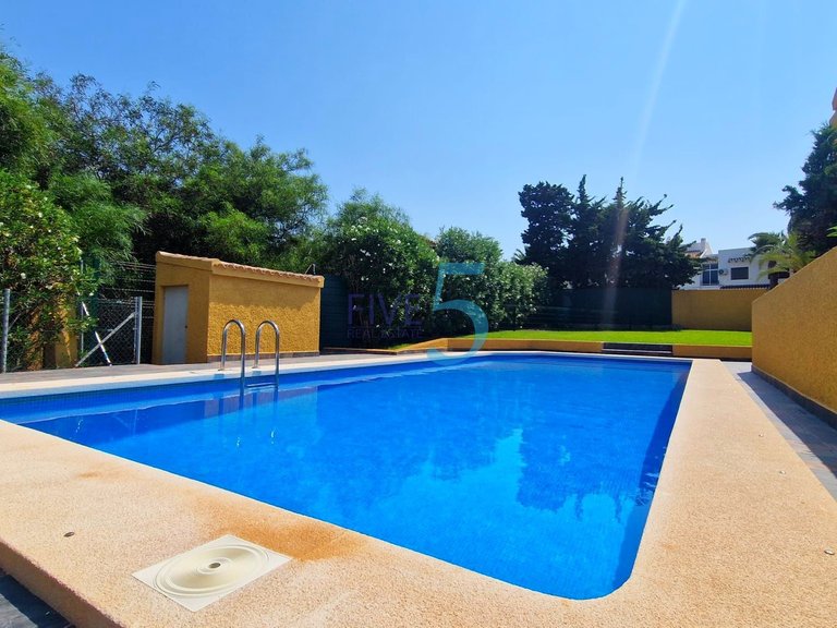 Villa for Sale in Alicante, Valencia 37