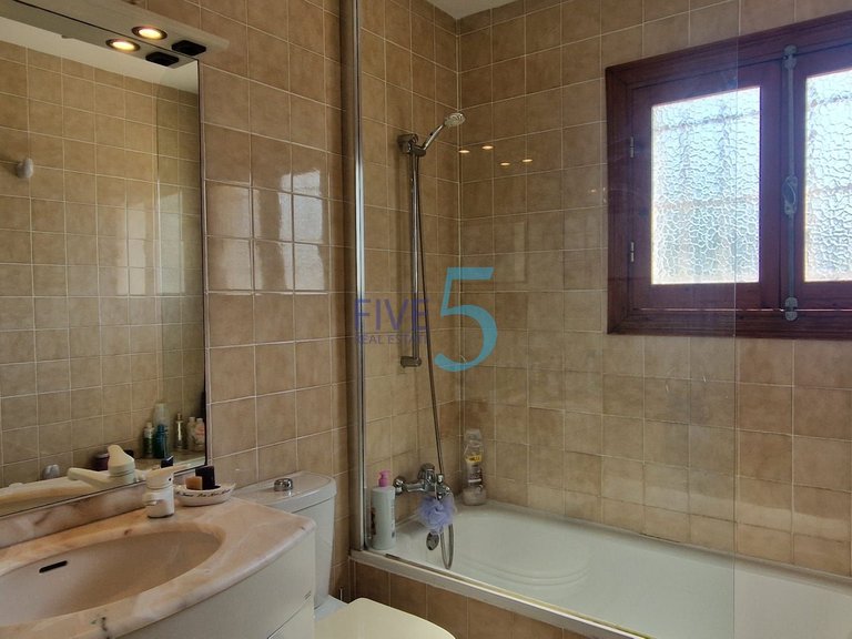 Villa for Sale in Alicante, Valencia 25