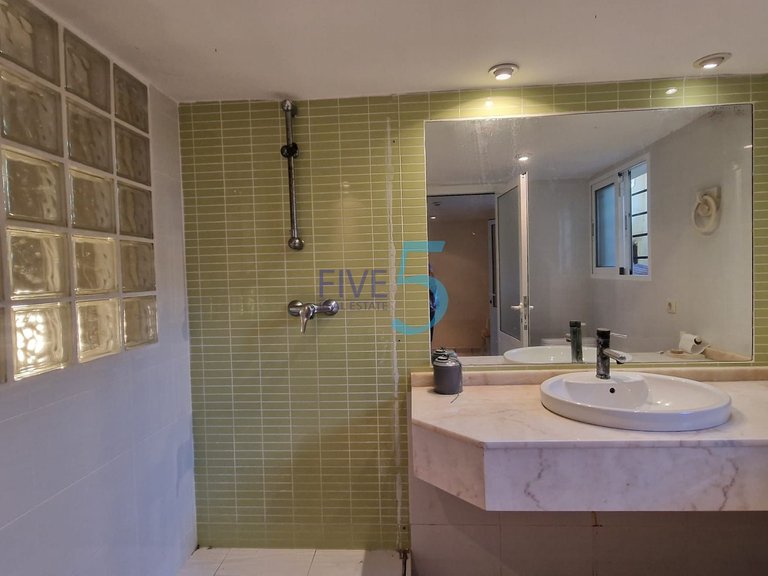 Villa for Sale in Alicante, Valencia 30