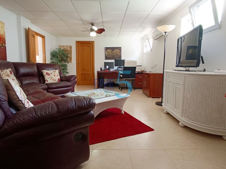 Villa for Sale in Alicante, Valencia 39