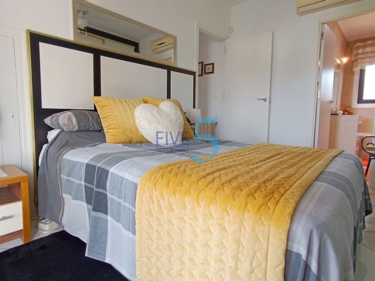 Villa for Sale in Alicante, Valencia 28
