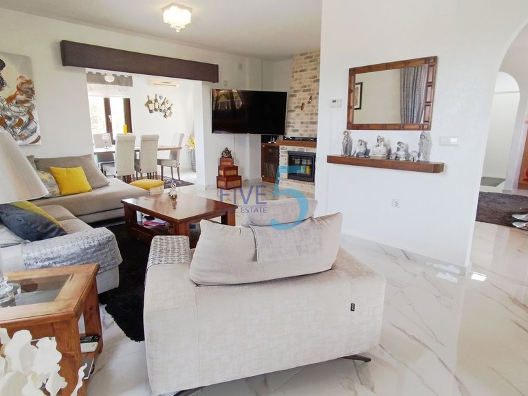 Villa for Sale in Alicante, Valencia 2