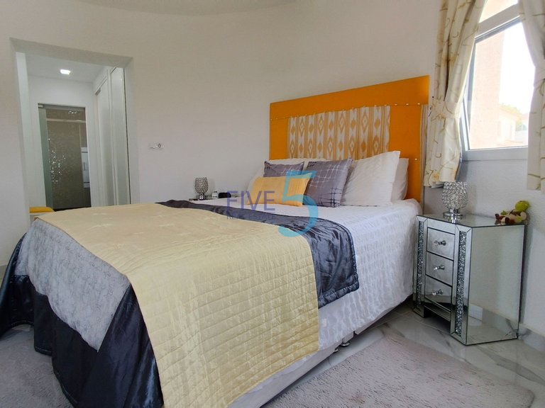 Villa for Sale in Alicante, Valencia 30