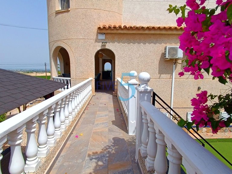 Villa for Sale in Alicante, Valencia 12