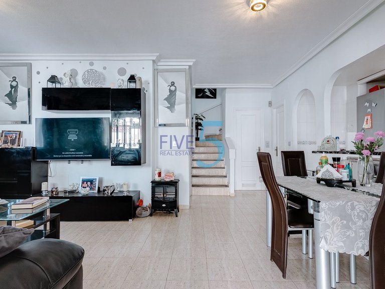 Villa for Sale in Alicante, Valencia 4