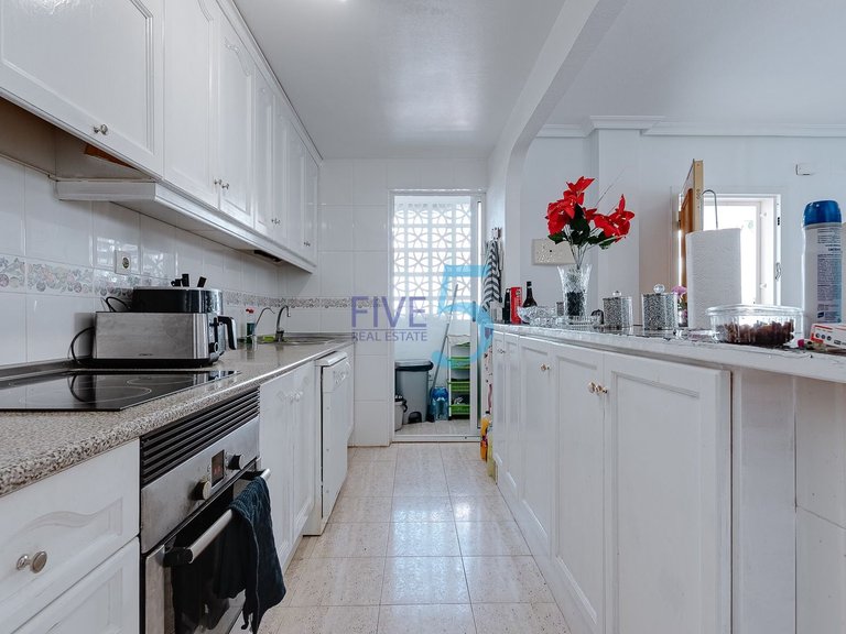 Villa for Sale in Alicante, Valencia 8