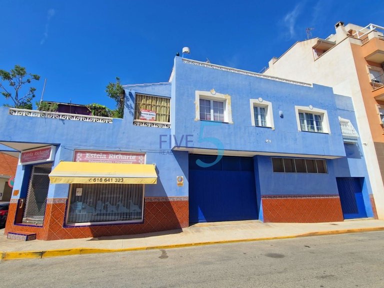 Villa for Sale in Alicante, Valencia 4