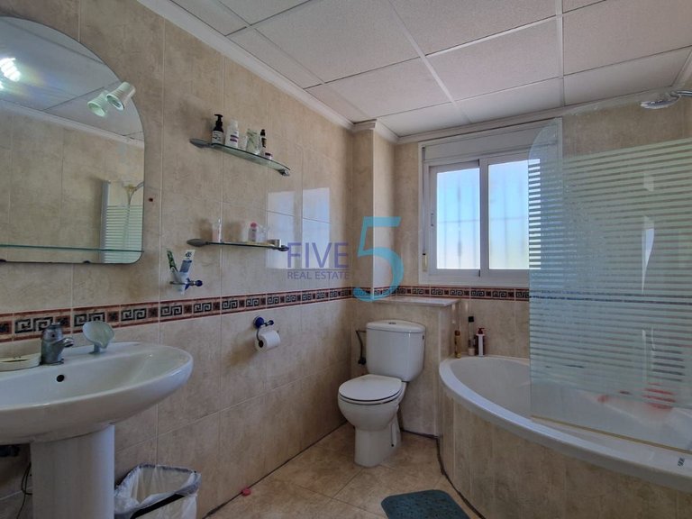 Villa for Sale in Alicante, Valencia 13
