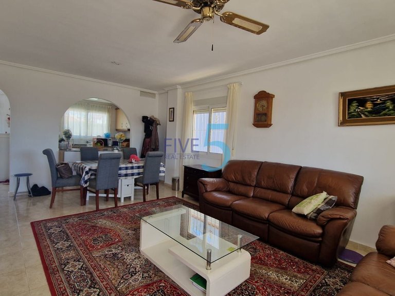 Villa for Sale in Alicante, Valencia 11