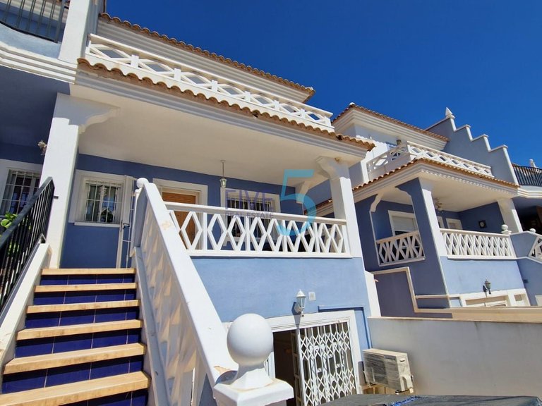 Villa for Sale in Alicante, Valencia 4