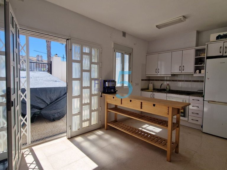 Villa for Sale in Alicante, Valencia 16