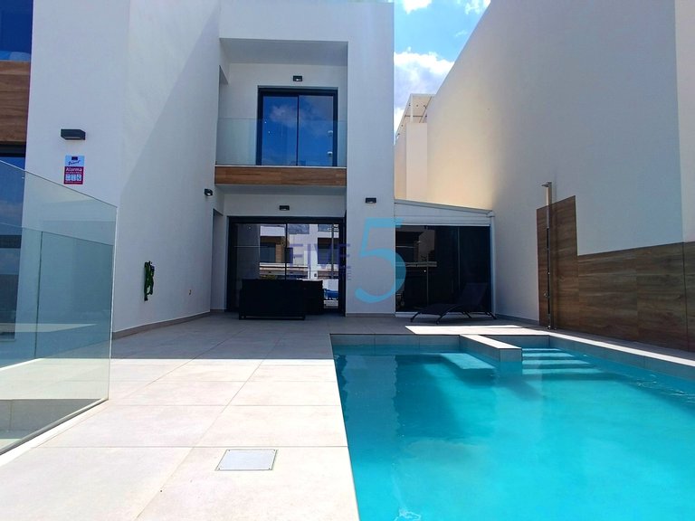 Villa for Sale in Alicante, Valencia 41