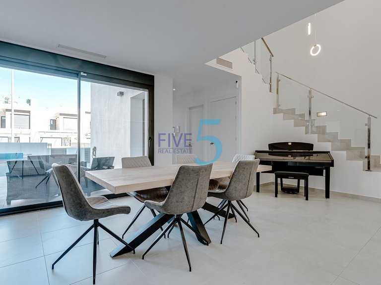 Villa for Sale in Alicante, Valencia 5
