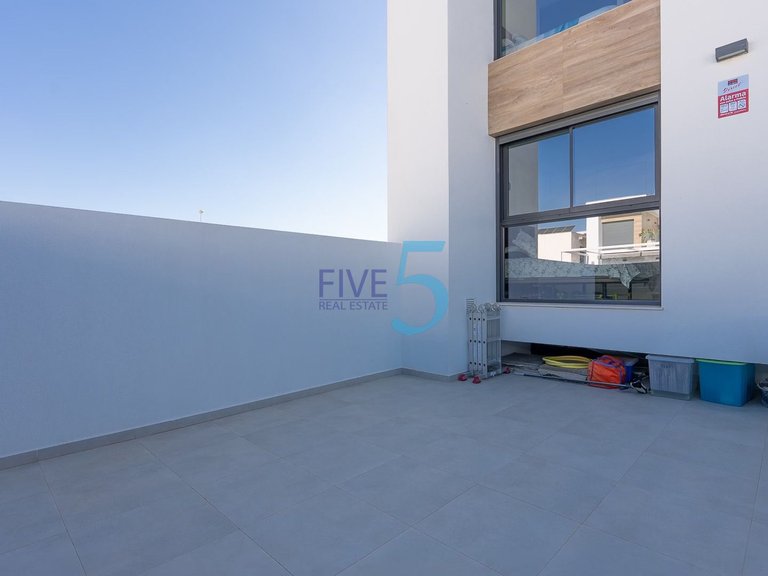 Villa for Sale in Alicante, Valencia 38