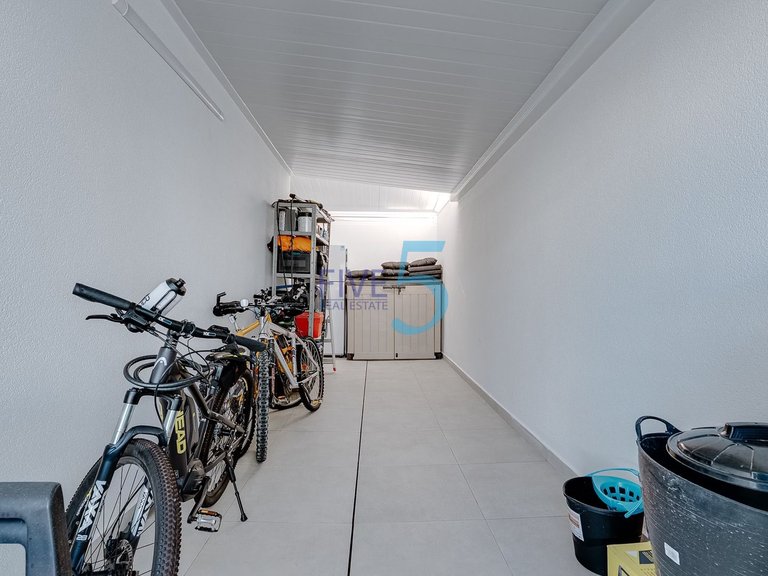 Villa for Sale in Alicante, Valencia 11