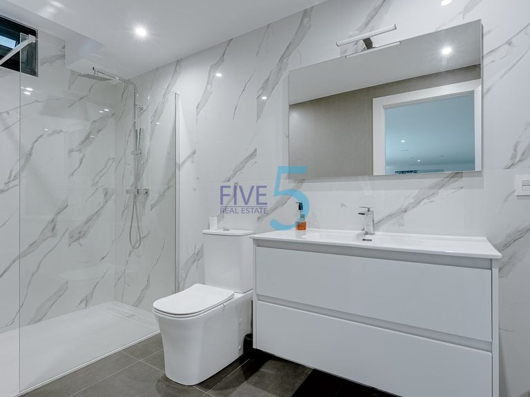 Villa for Sale in Alicante, Valencia 28