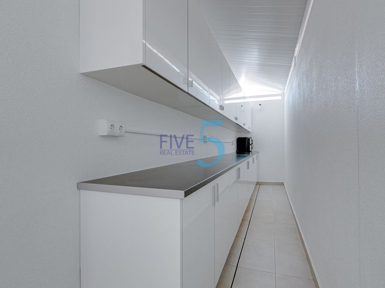 Villa for Sale in Alicante, Valencia 9