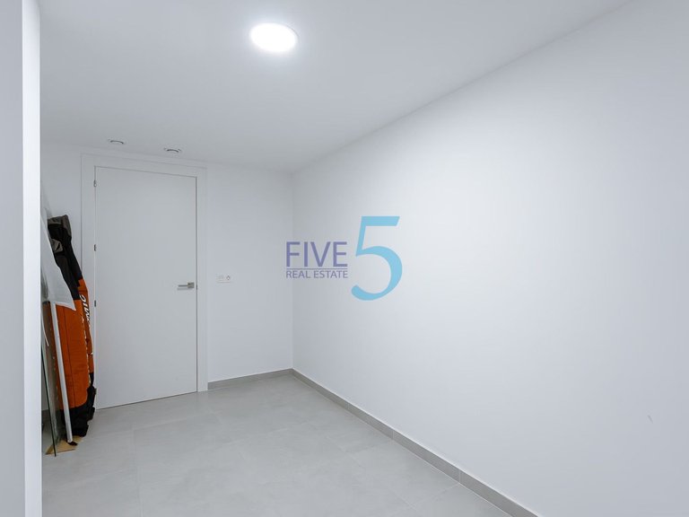 Villa for Sale in Alicante, Valencia 33
