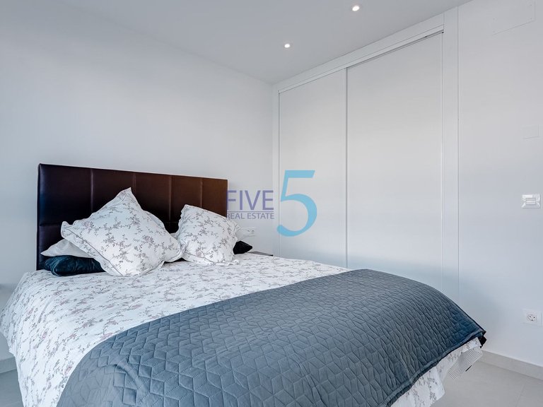 Villa for Sale in Alicante, Valencia 12