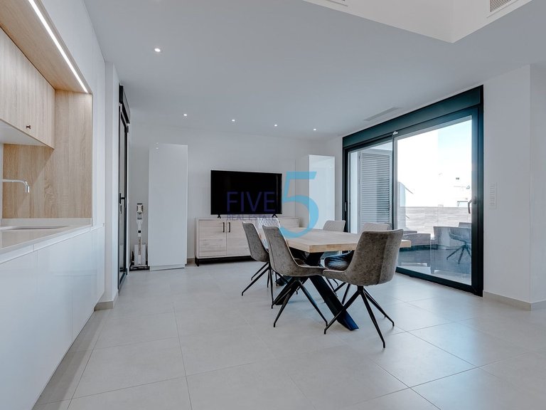 Villa for Sale in Alicante, Valencia 6