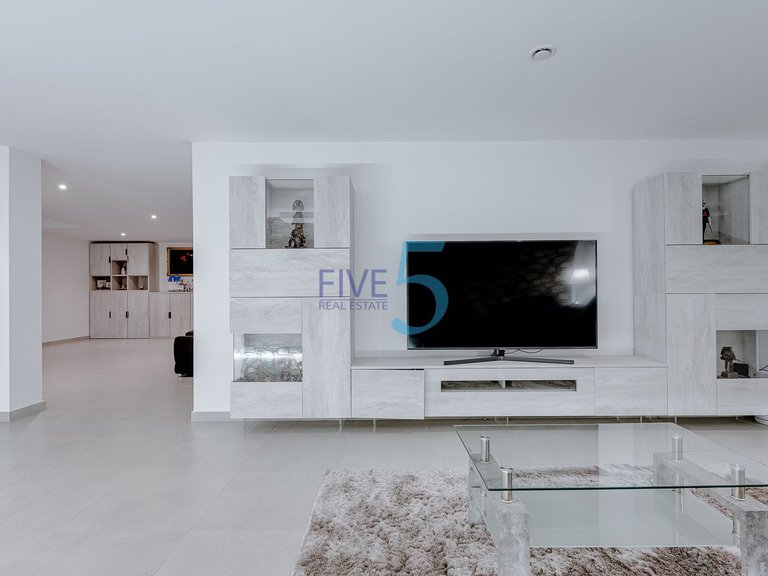 Villa for Sale in Alicante, Valencia 25