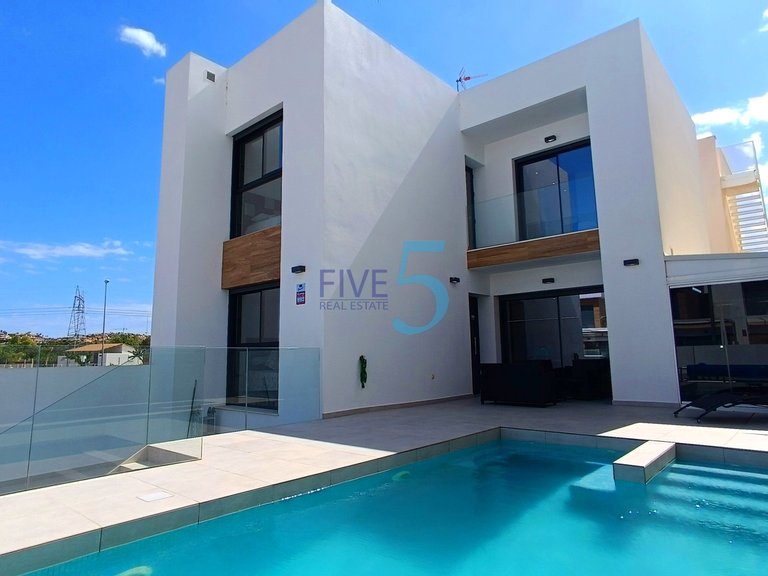 Villa for Sale in Alicante, Valencia 1