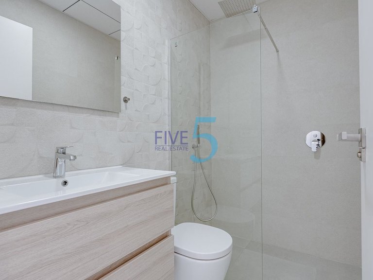 Villa for Sale in Alicante, Valencia 16