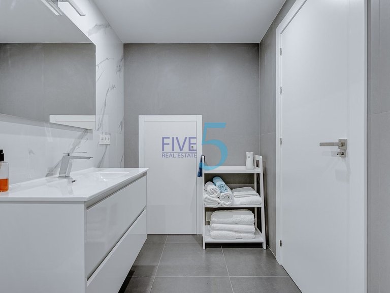 Villa for Sale in Alicante, Valencia 29