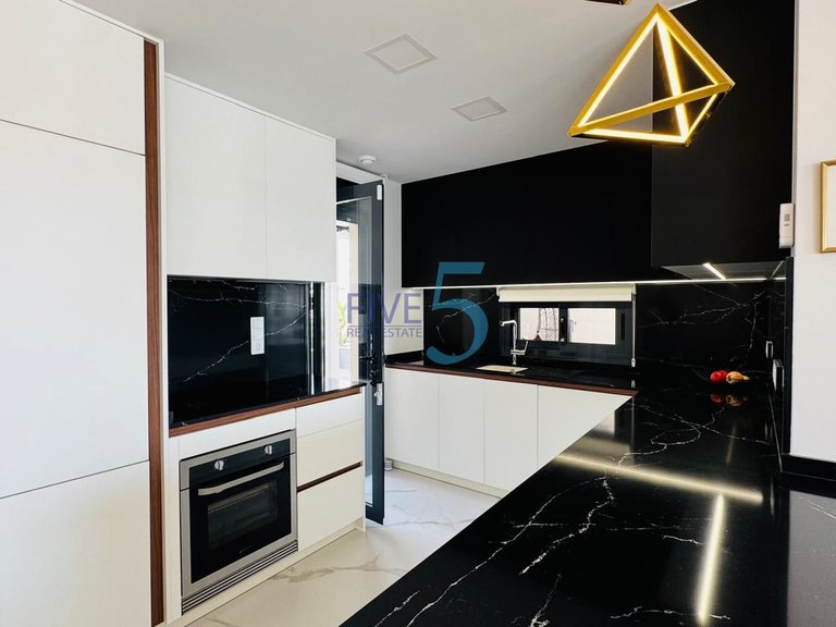 Apartment for Sale in Alicante, Valencia 4