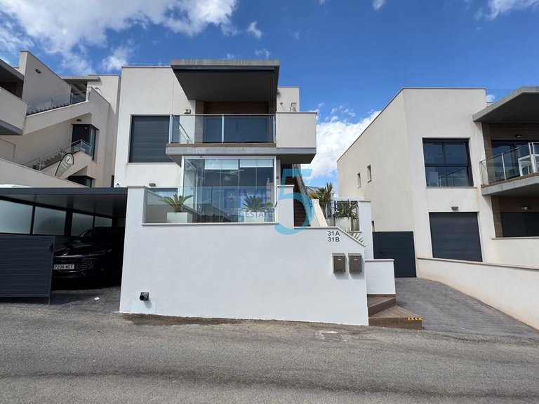Apartment for Sale in Alicante, Valencia 1