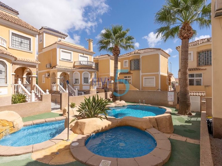 Villa for Sale in Alicante, Valencia 2