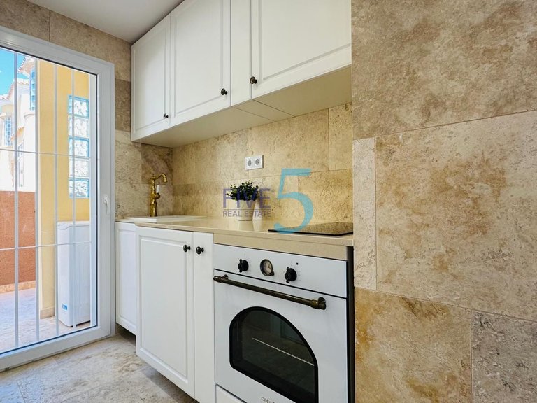 Villa for Sale in Alicante, Valencia 4