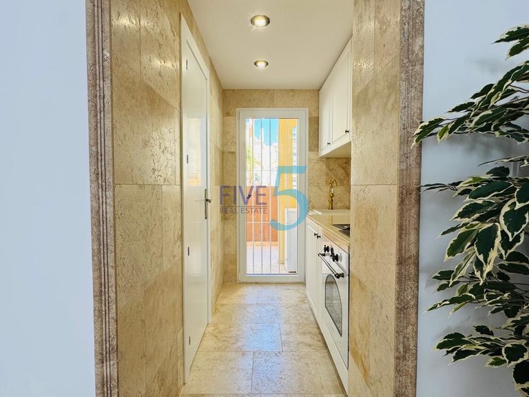 Villa for Sale in Alicante, Valencia 5