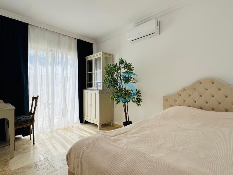Villa for Sale in Alicante, Valencia 13