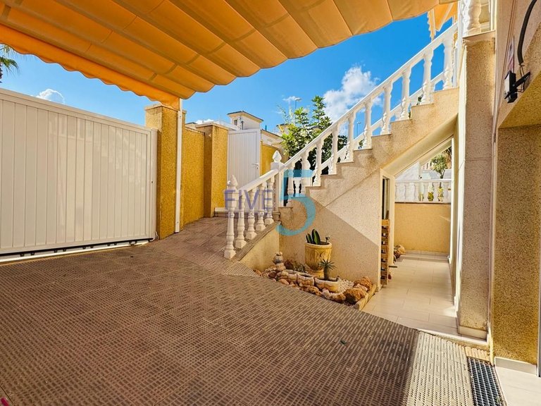 Villa for Sale in Alicante, Valencia 25