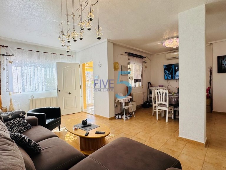 Villa for Sale in Alicante, Valencia 3