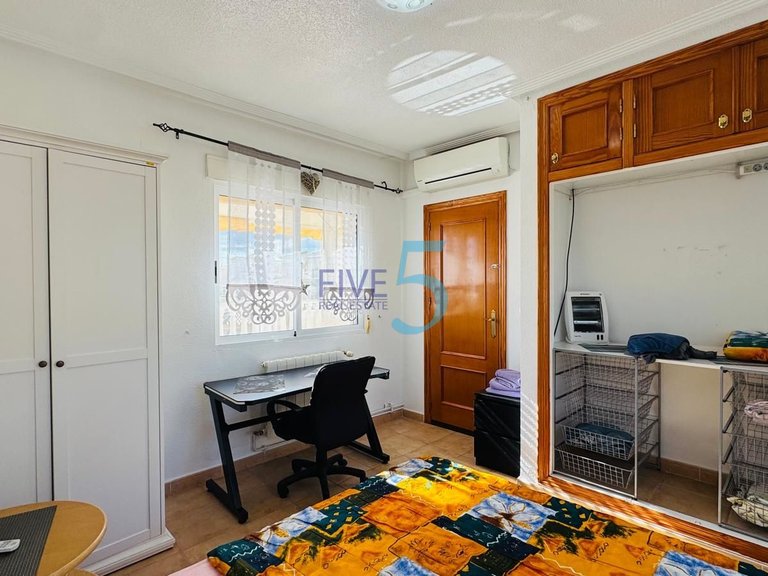 Villa for Sale in Alicante, Valencia 10